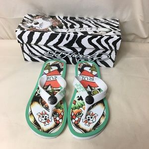 Ed Hardy size 5 aqua flip flop sandals
